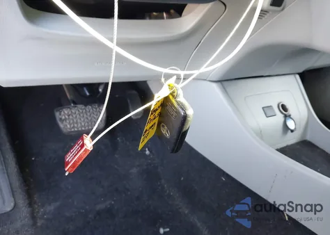 2014 Toyota Prius Two z USA, uszkodzony, nr VIN JTDKN3DU1E0365903